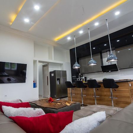 Tower Szeged Belvarosi Exkluziv Panoramas Apartman - Free Parking Bagian luar foto