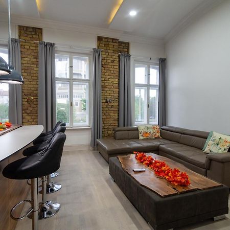 Tower Szeged Belvarosi Exkluziv Panoramas Apartman - Free Parking Bagian luar foto